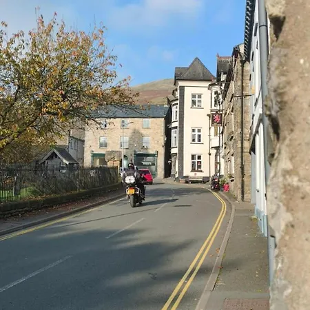 Cosy For Two In The Centre Of